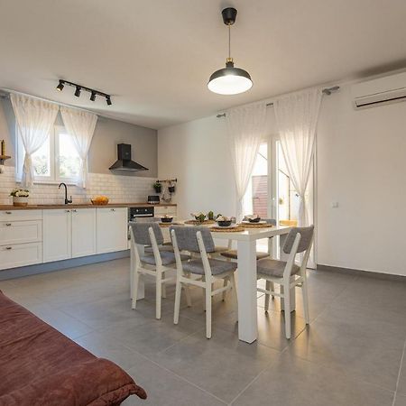 Apartment Bo&Dy With Private Pool Rogoznica  Exterior foto